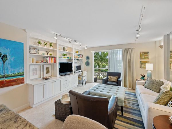 139 Sunrise Avenue, Unit 205, Palm Beach, FL 33480