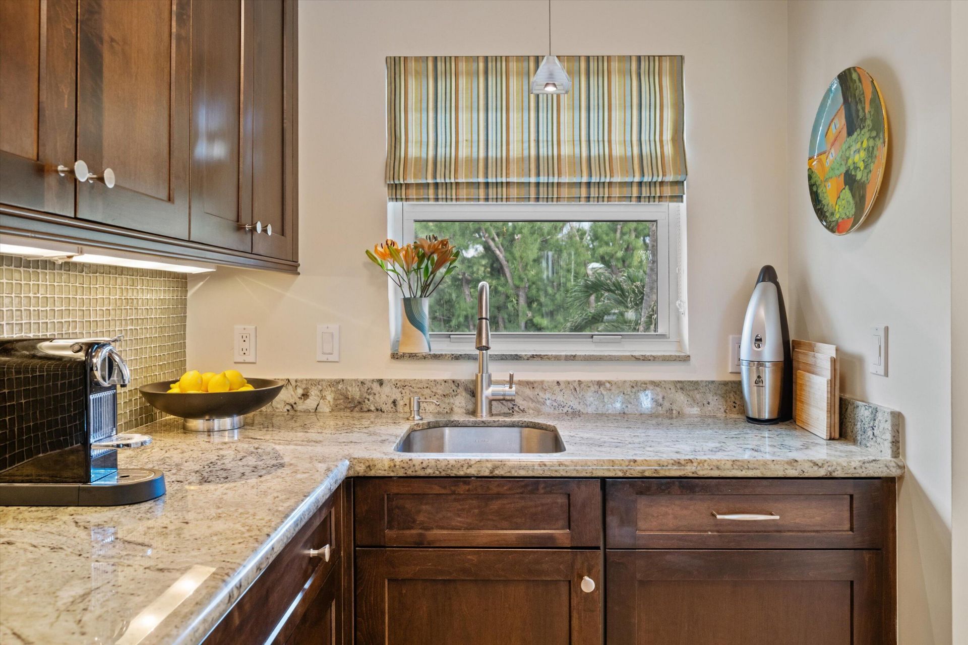 139 Sunrise Avenue, Unit 205, Palm Beach, FL 33480 Photo