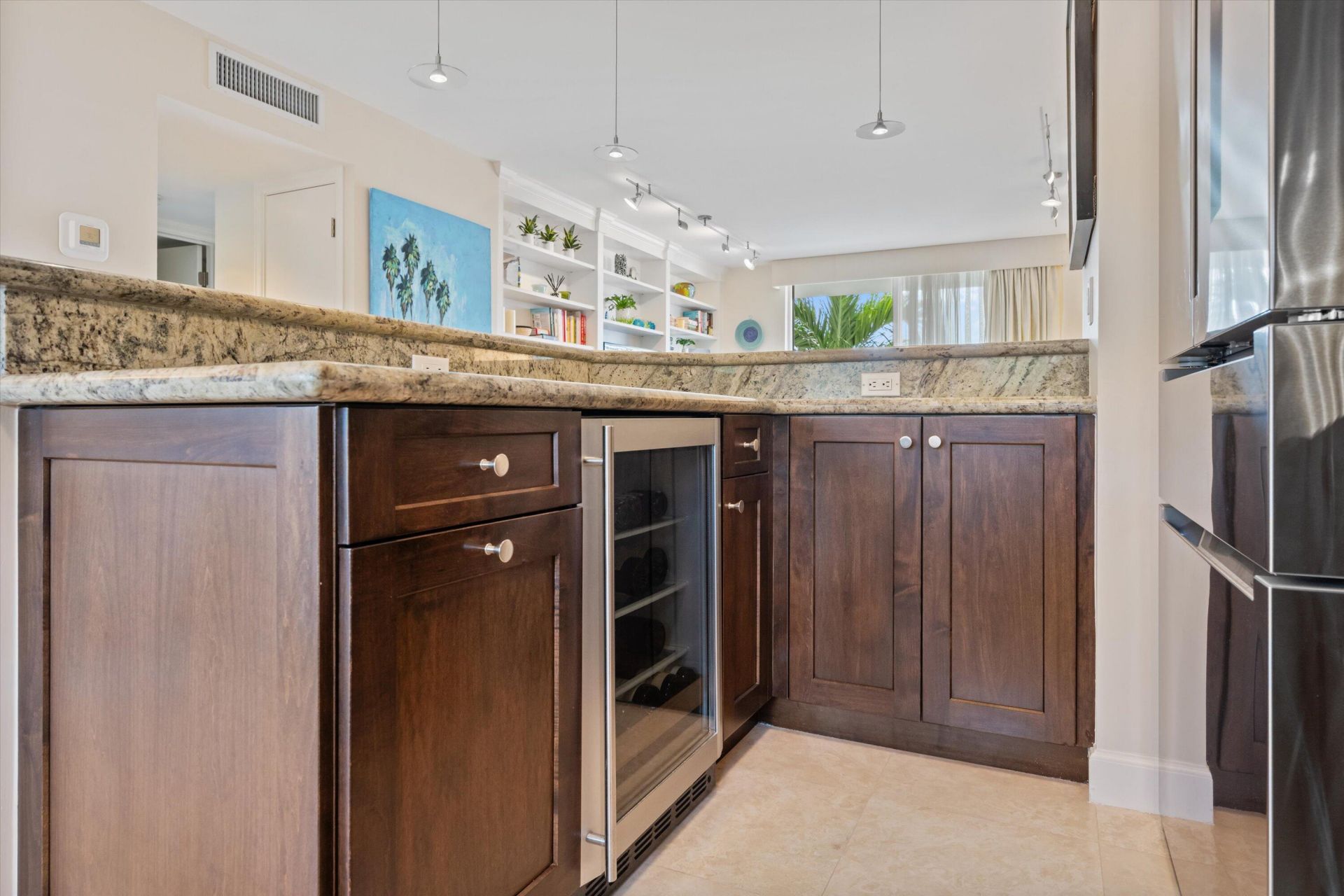 139 Sunrise Avenue, Unit 205, Palm Beach, FL 33480 Photo