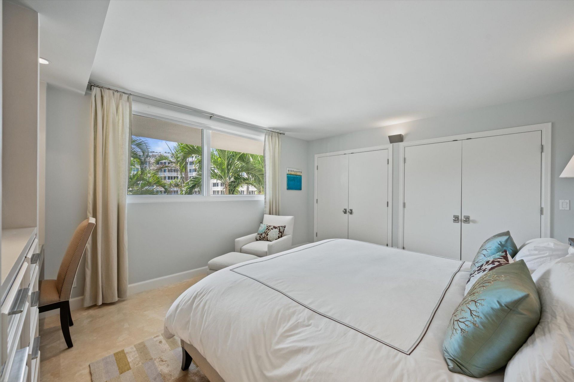 139 Sunrise Avenue, Unit 205, Palm Beach, FL 33480 Photo