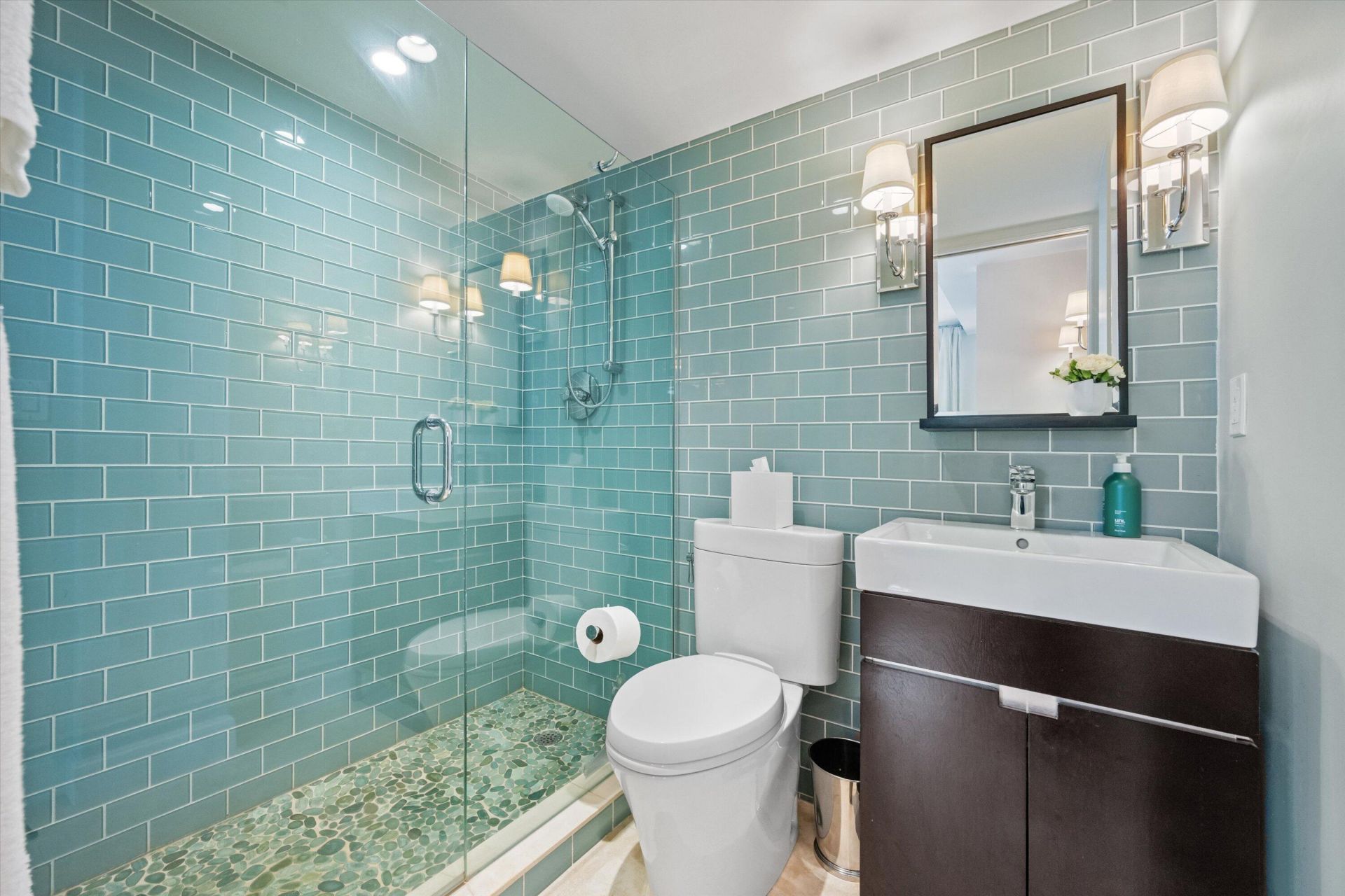 139 Sunrise Avenue, Unit 205, Palm Beach, FL 33480 Photo