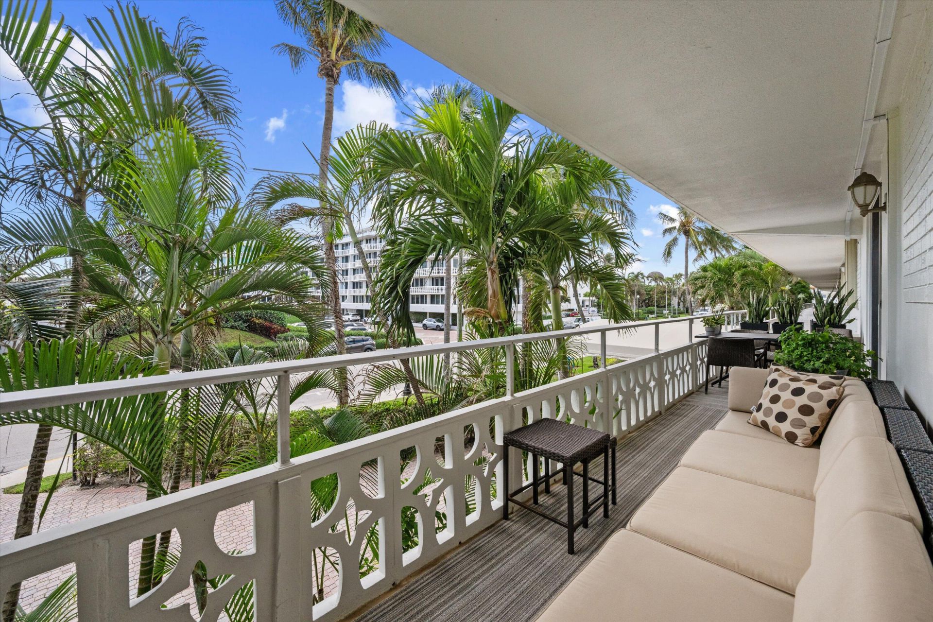 139 Sunrise Avenue, Unit 205, Palm Beach, FL 33480 Photo