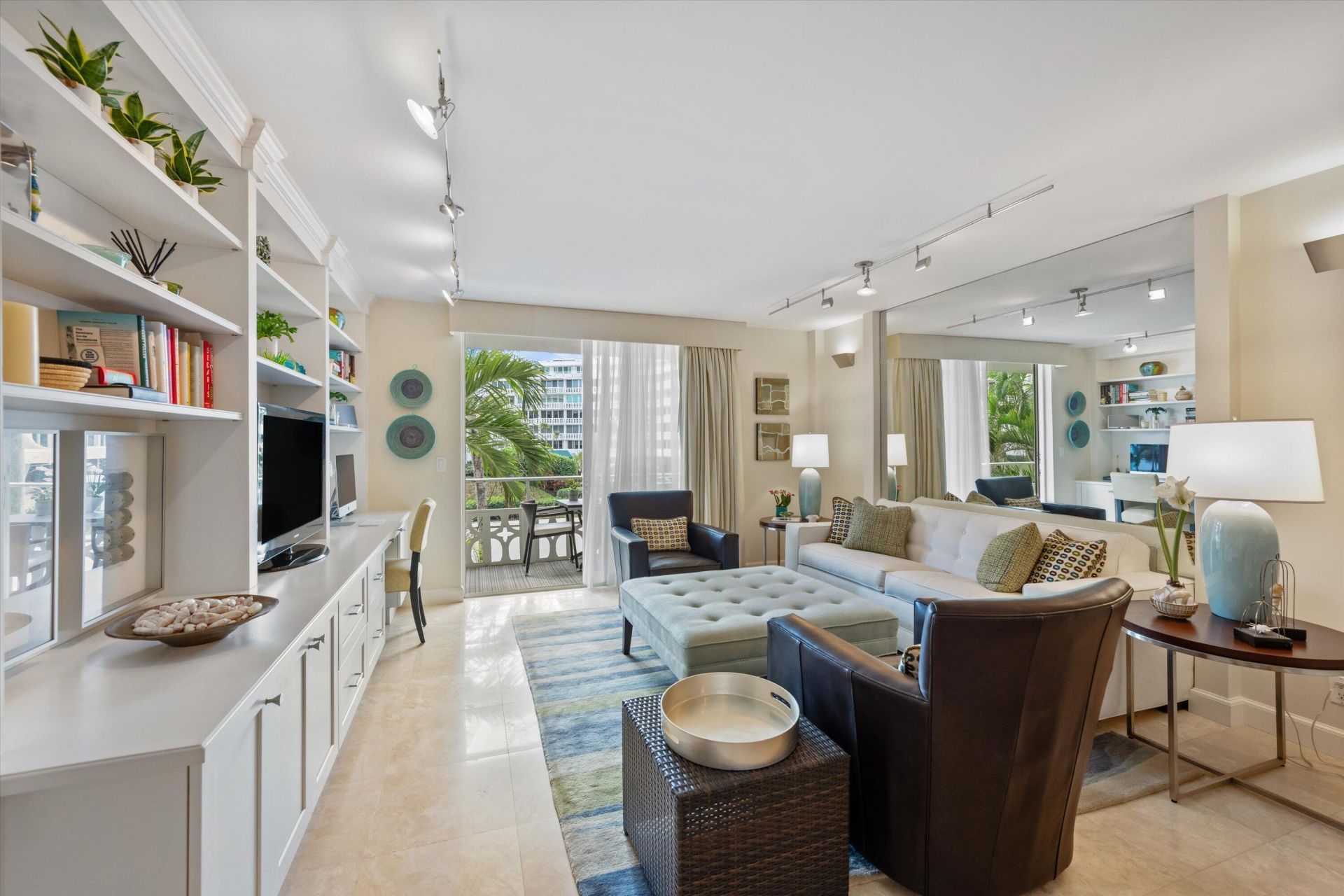 139 Sunrise Avenue, Unit 205, Palm Beach, FL 33480 Photo