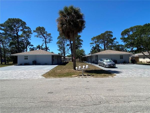 2264 Washington AVE, NAPLES, FL 34112