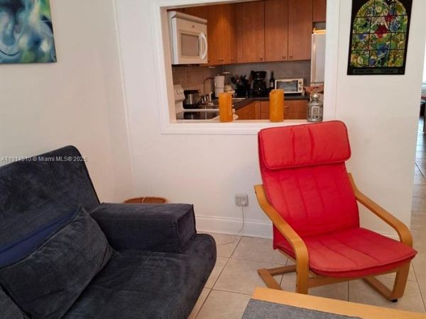 9081 Sunrise lakes, Unit 105, Sunrise, FL 33322