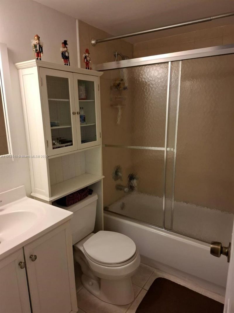 9081 Sunrise Lakes, Unit 105, Sunrise, FL 33322 Photo