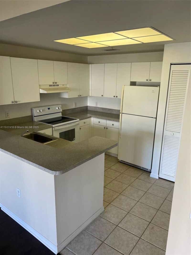 2015 SE 10th Ave, Unit 130, Fort Lauderdale, FL 33316 Photo