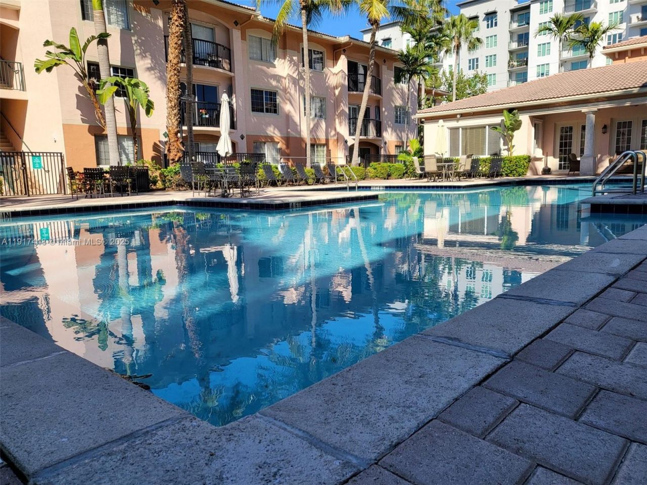 2015 SE 10th Ave, Unit 130, Fort Lauderdale, FL 33316 Photo