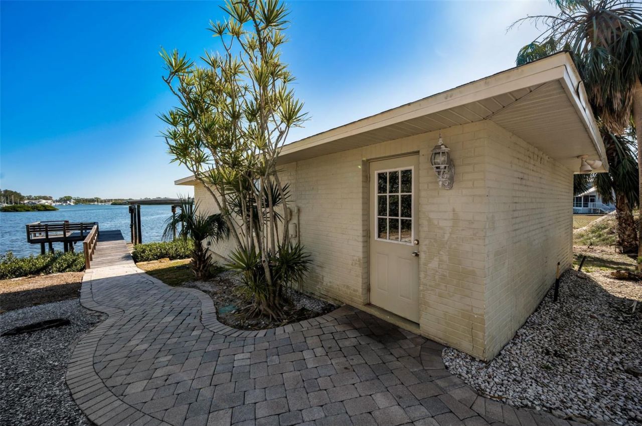 1302 Belcher Drive, Tarpon Springs, FL 34689 Photo
