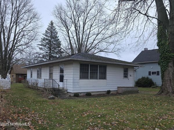13 E Liberty Street, Leipsic, OH 45856