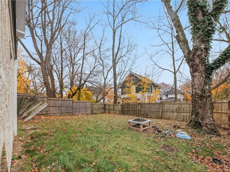 286 Alhambra Way, Akron, OH 44302 Photo 11