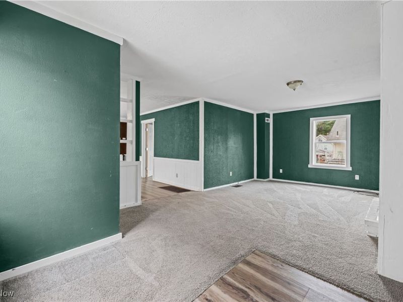 286 Alhambra Way, Akron, OH 44302 Photo 2