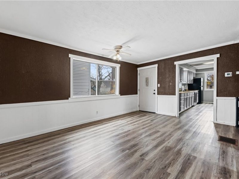 286 Alhambra Way, Akron, OH 44302 Photo 4