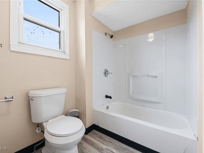 286 Alhambra Way, Akron, OH 44302 Photo 6