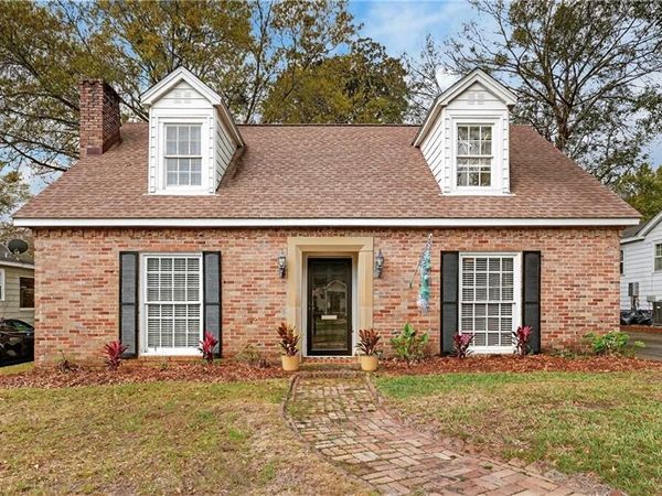8 Elizabeth Place, Mobile, AL 36606