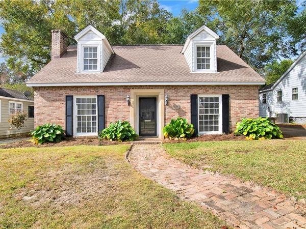 8 Elizabeth Place, Mobile, AL 36606