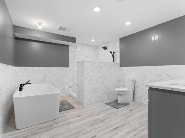 963 Golfview Avenue, Zumbrota, MN 55992