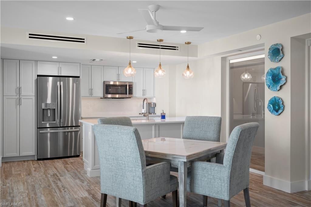 1977 Gulf Shore Blvd N, Unit 401, Naples, FL 34102 Photo