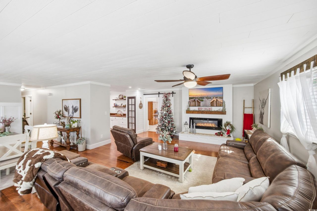 5724 Dogwood Circle Photo 3