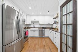 5724 Dogwood Circle photo 4