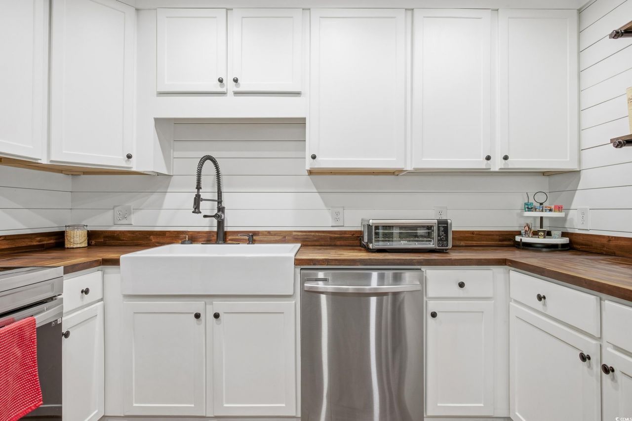 5724 Dogwood Circle Photo 6