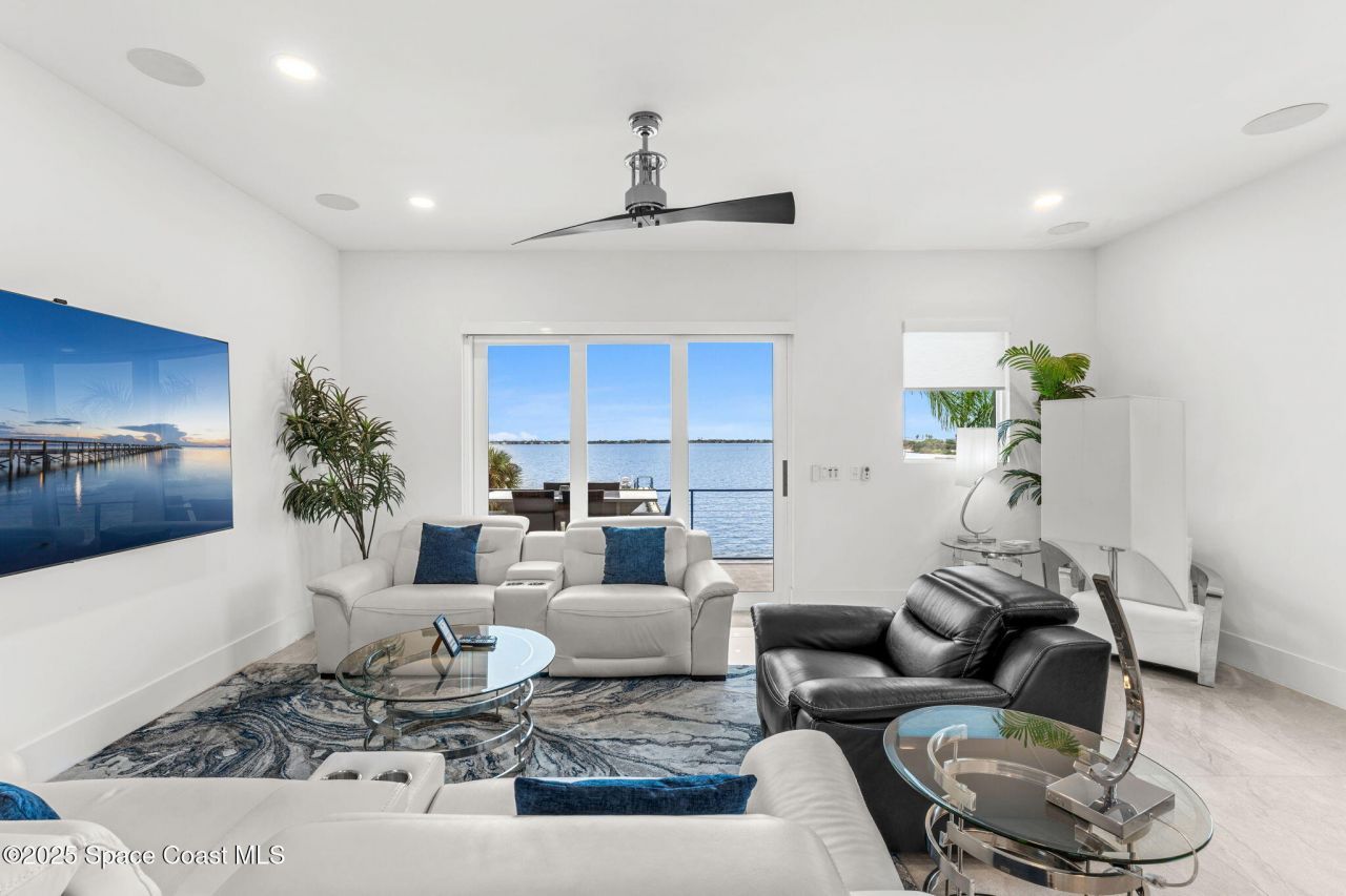 1809 Riverview Drive, Melbourne, FL 32901 Photo