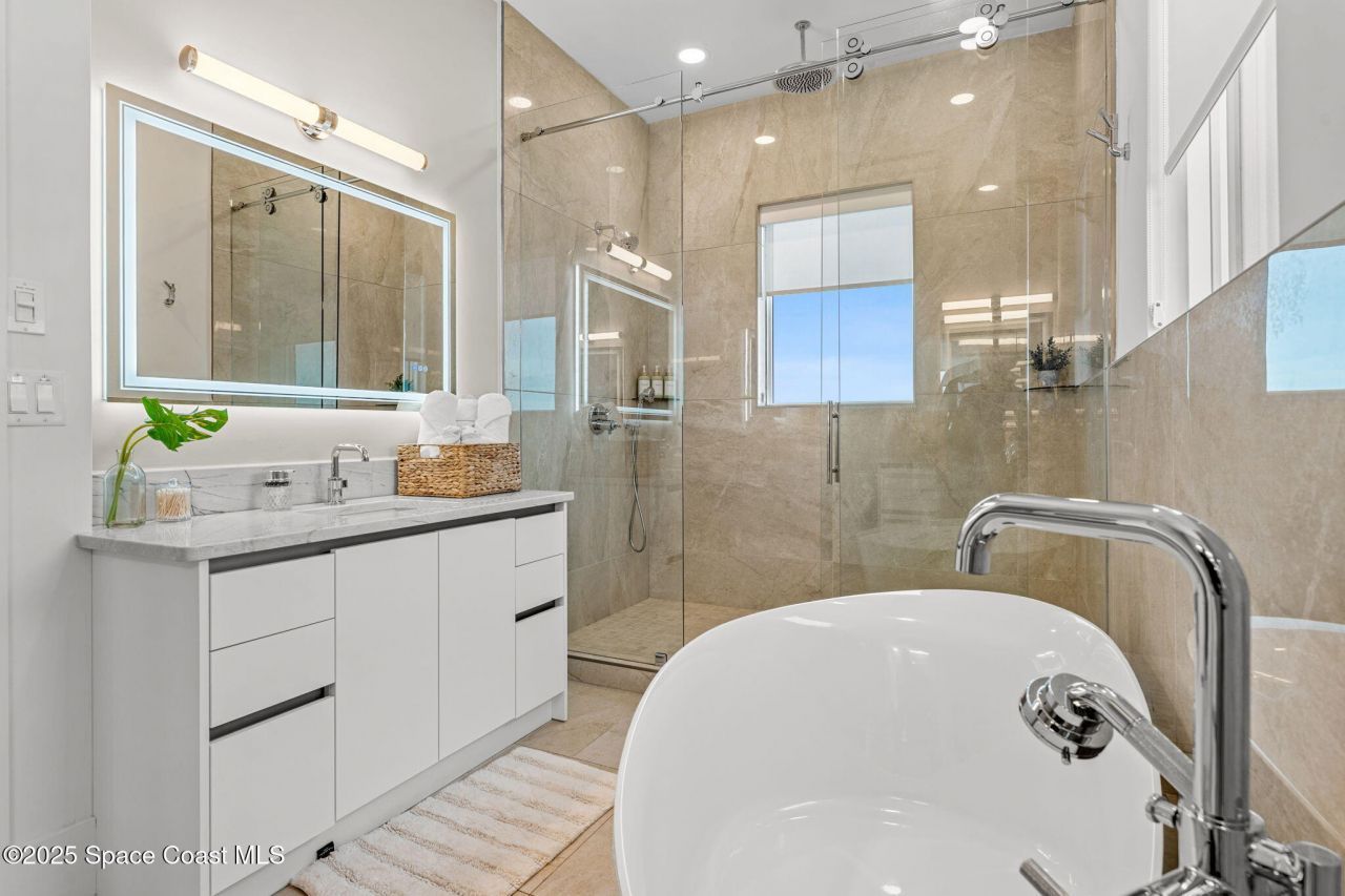 1809 Riverview Drive, Melbourne, FL 32901 Photo