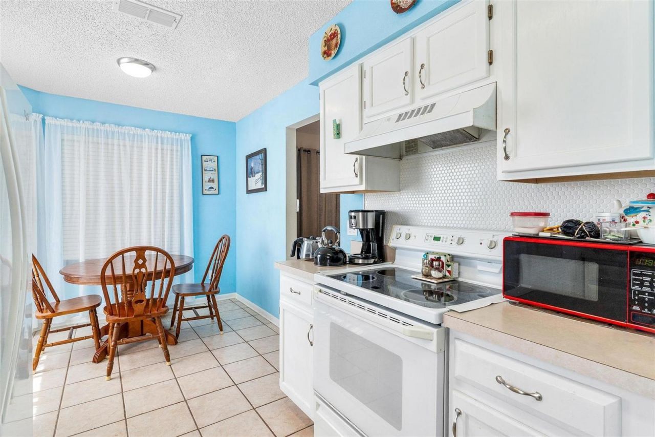 32819 Timberwood Drive, Leesburg, FL 34748 Photo