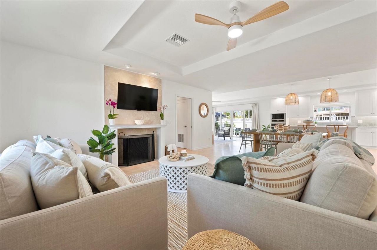 204 75th Street, Holmes Beach, FL 34217 Photo