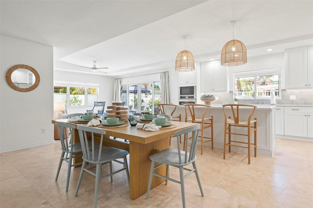 204 75th Street, Holmes Beach, FL 34217 Photo