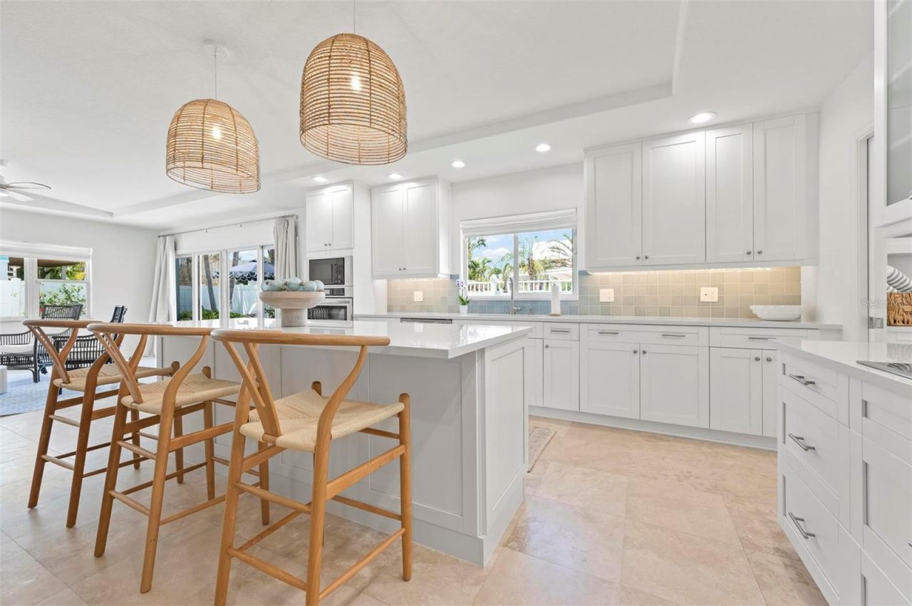 204 75th Street, Holmes Beach, FL 34217 Photo