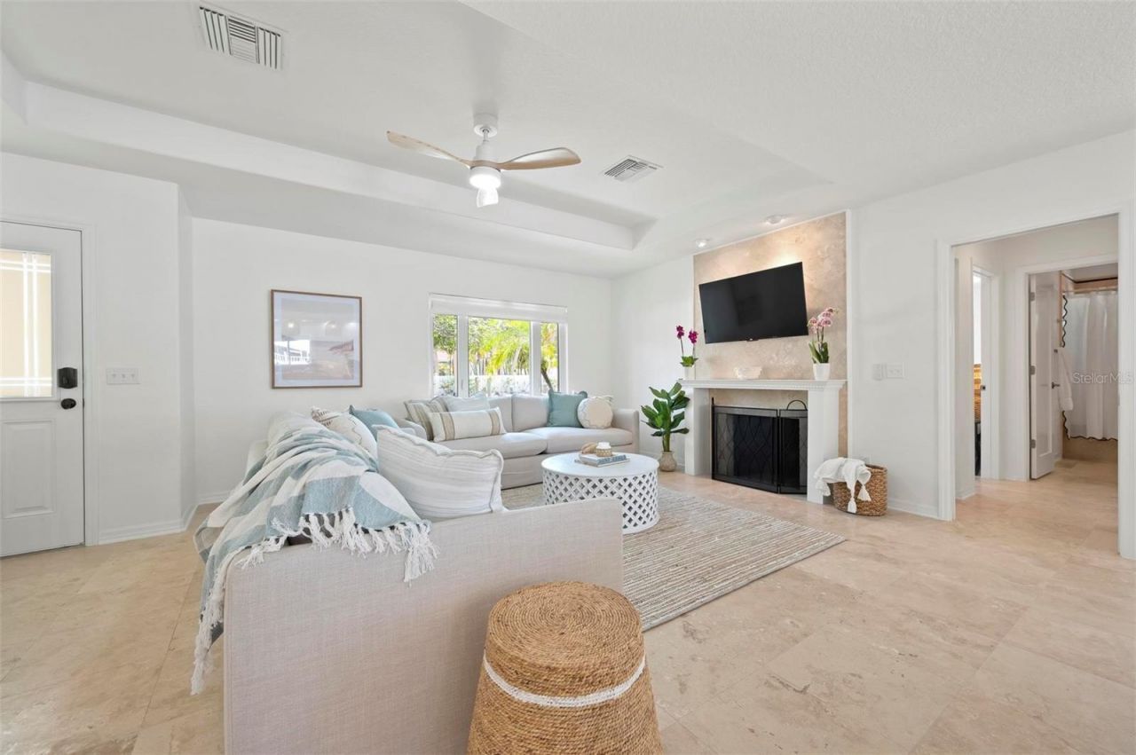 204 75th Street, Holmes Beach, FL 34217 Photo