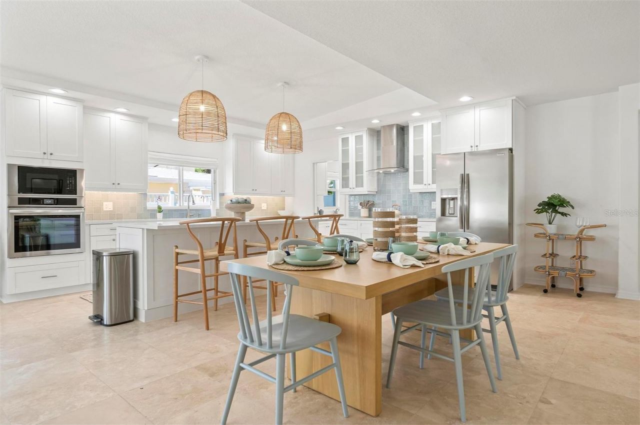 204 75th Street, Holmes Beach, FL 34217 Photo