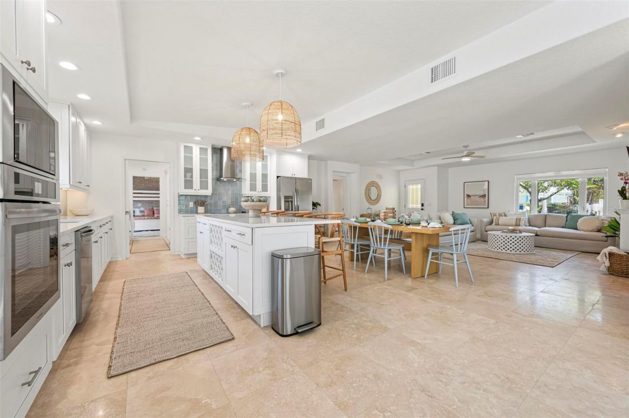 204 75th Street, Holmes Beach, FL 34217 Photo