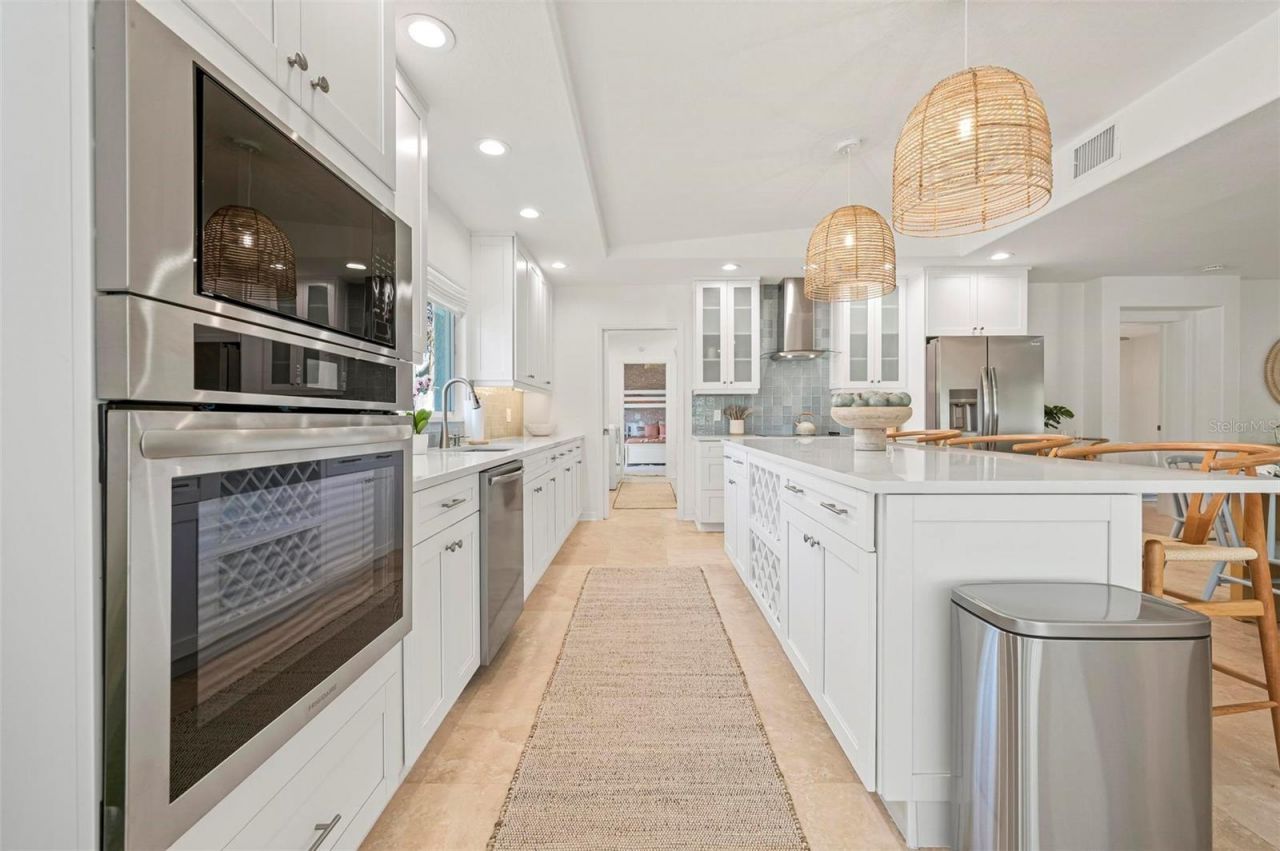 204 75th Street, Holmes Beach, FL 34217 Photo