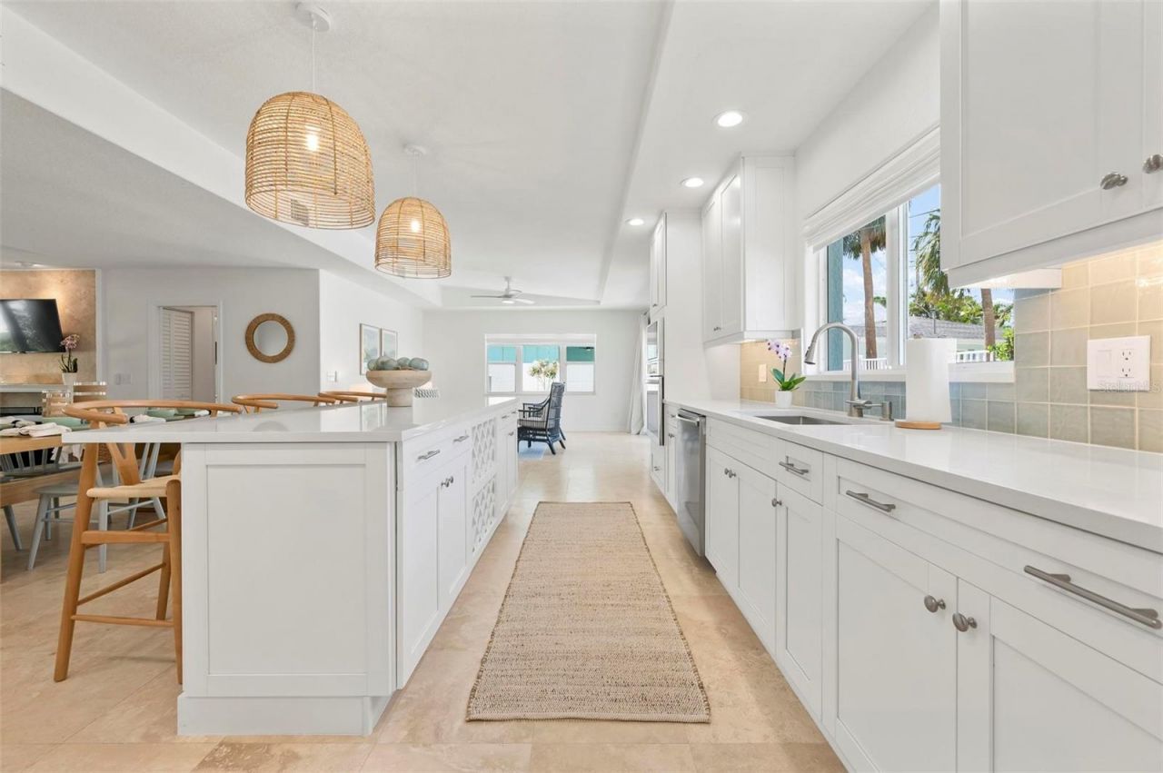 204 75th Street, Holmes Beach, FL 34217 Photo