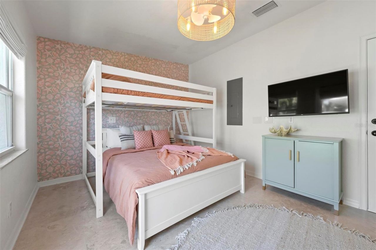 204 75th Street, Holmes Beach, FL 34217 Photo