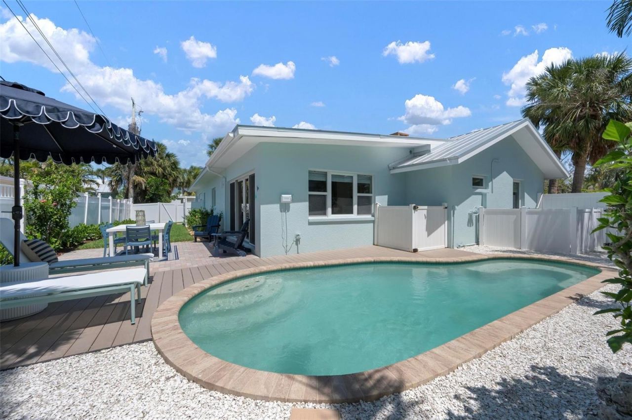 204 75th Street, Holmes Beach, FL 34217 Photo