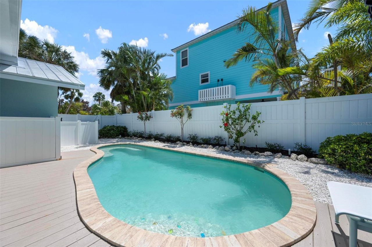 204 75th Street, Holmes Beach, FL 34217 Photo