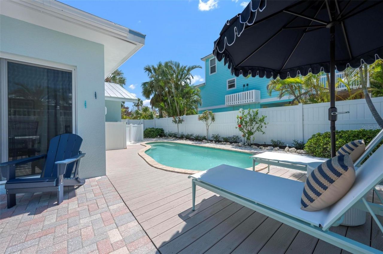 204 75th Street, Holmes Beach, FL 34217 Photo