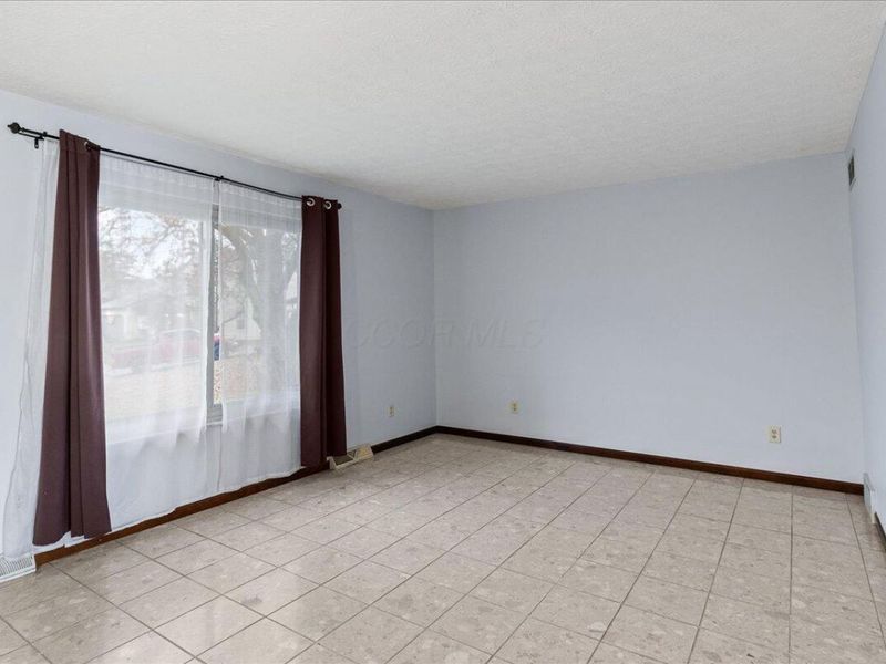 6560 Schenk Avenue, Reynoldsburg, OH 43068 Photo 5