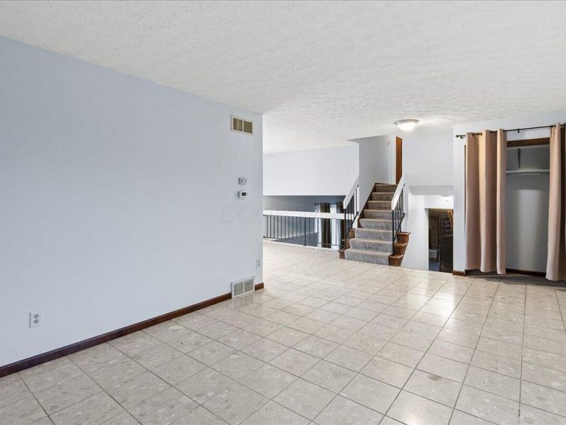 6560 Schenk Avenue, Reynoldsburg, OH 43068 Photo 6