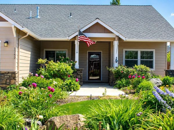 1752 NW Upas Avenue, Redmond, OR 97756