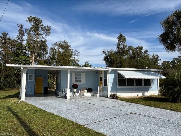 526 Pine Tree CT, NORTH FORT MYERS, FL 33917