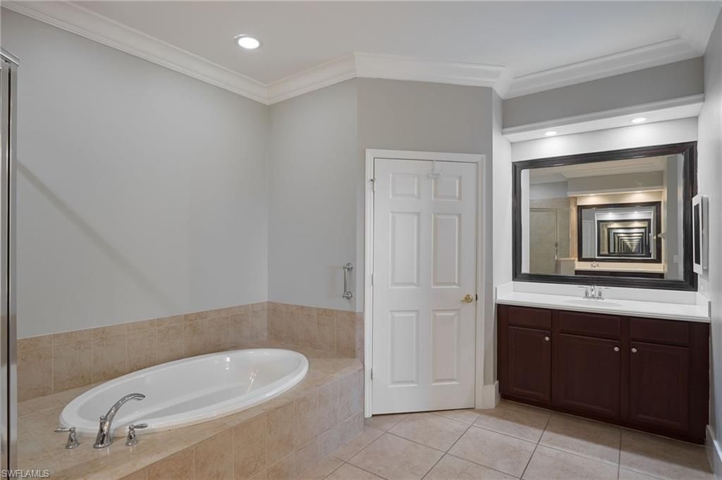 14573 Abaco Lakes Dr, Unit 203, Fort Myers, FL 33908 Photo