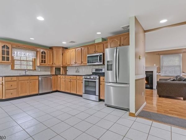 159 Sherwood Ave, Teaneck, NJ 07666