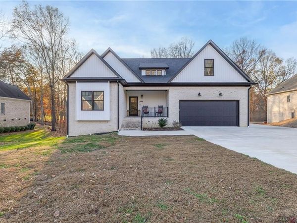 3827 Edgewater Street, High Point, NC 27265