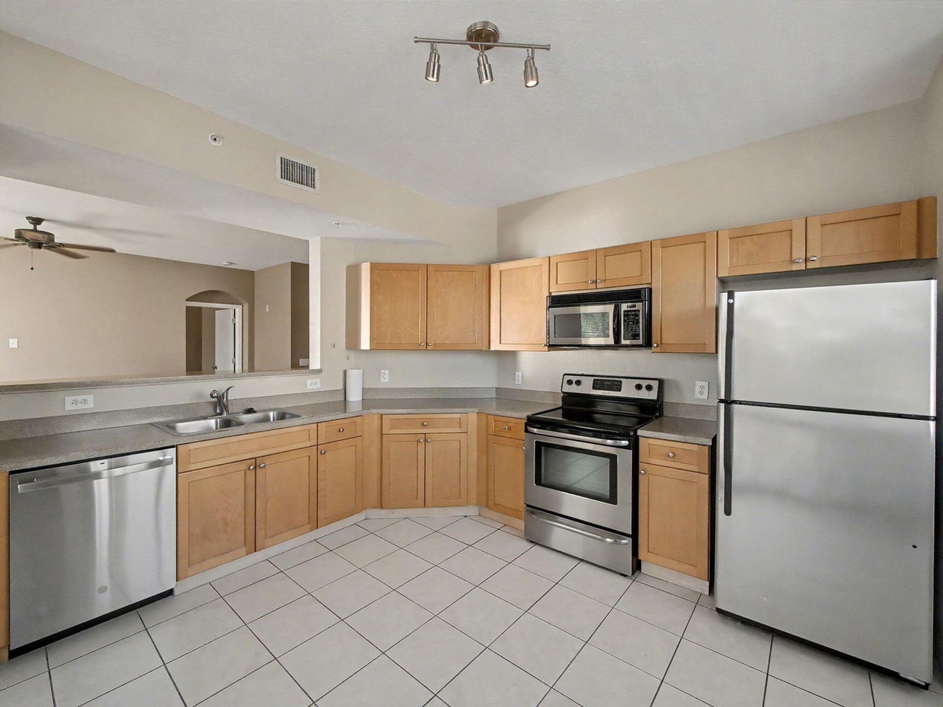 11010 Legacy Drive, Unit 206, Palm Beach Gardens, FL 33410 Photo