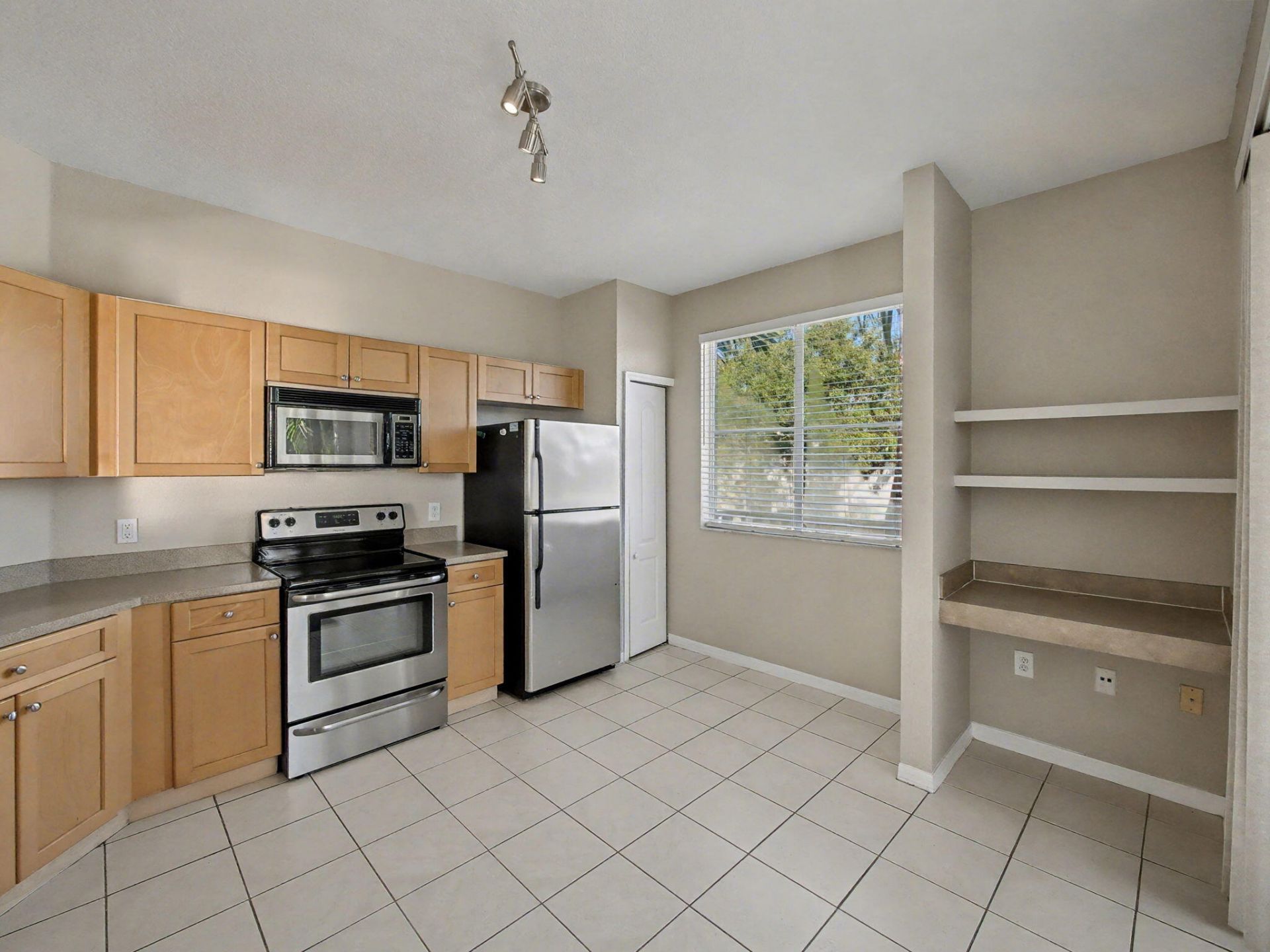 11010 Legacy Drive, Unit 206, Palm Beach Gardens, FL 33410 Photo