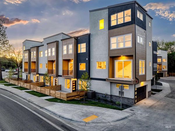 2043 S Makar Ln, Boise, ID 83706